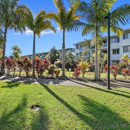 Ramada Encore By Wyndham Whale Cove Hervey Bay Exterior photo