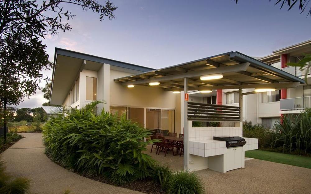 Ramada Encore By Wyndham Whale Cove Hervey Bay Exterior photo
