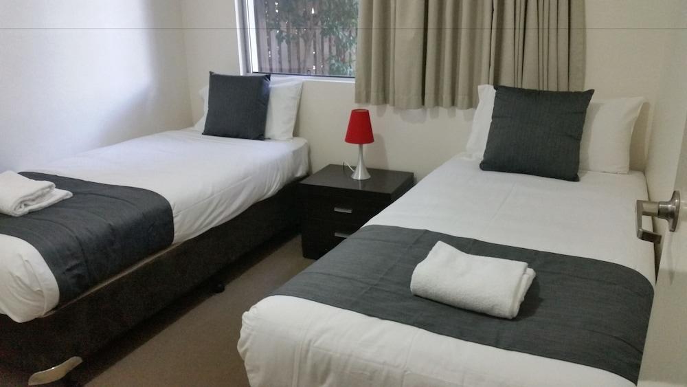 Ramada Encore By Wyndham Whale Cove Hervey Bay Exterior photo