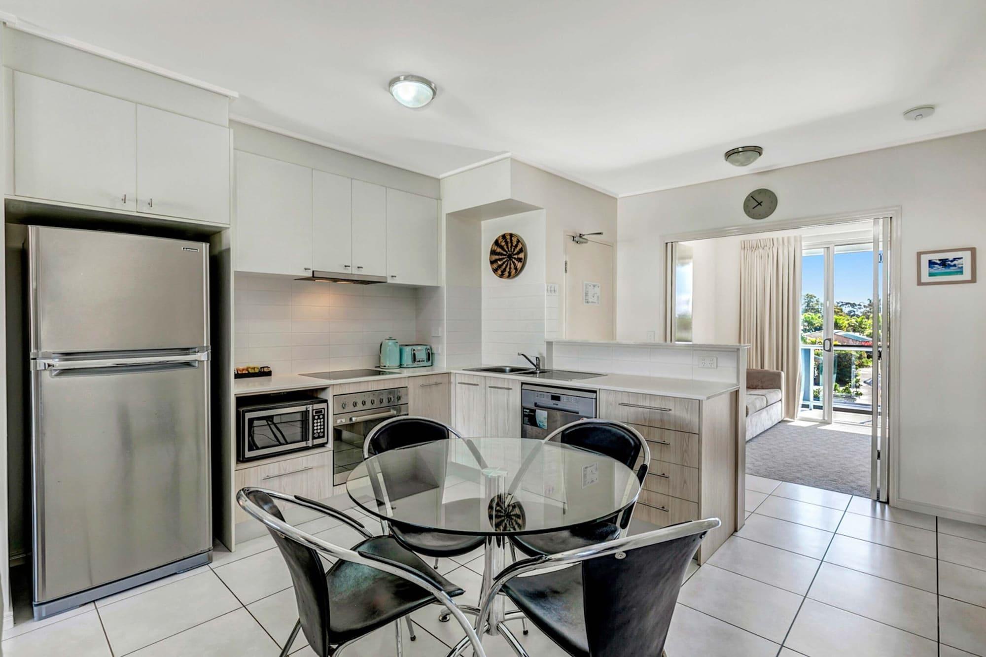 Ramada Encore By Wyndham Whale Cove Hervey Bay Exterior photo