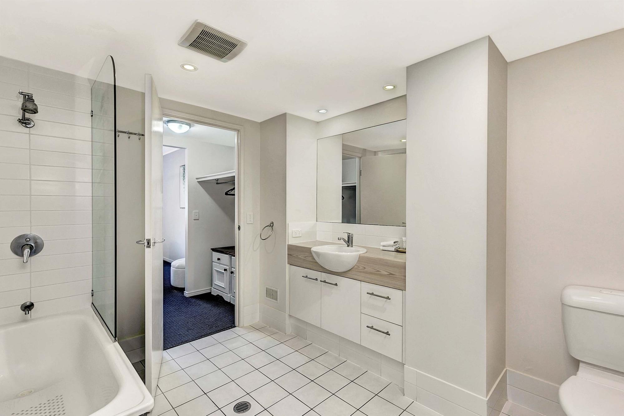 Ramada Encore By Wyndham Whale Cove Hervey Bay Exterior photo