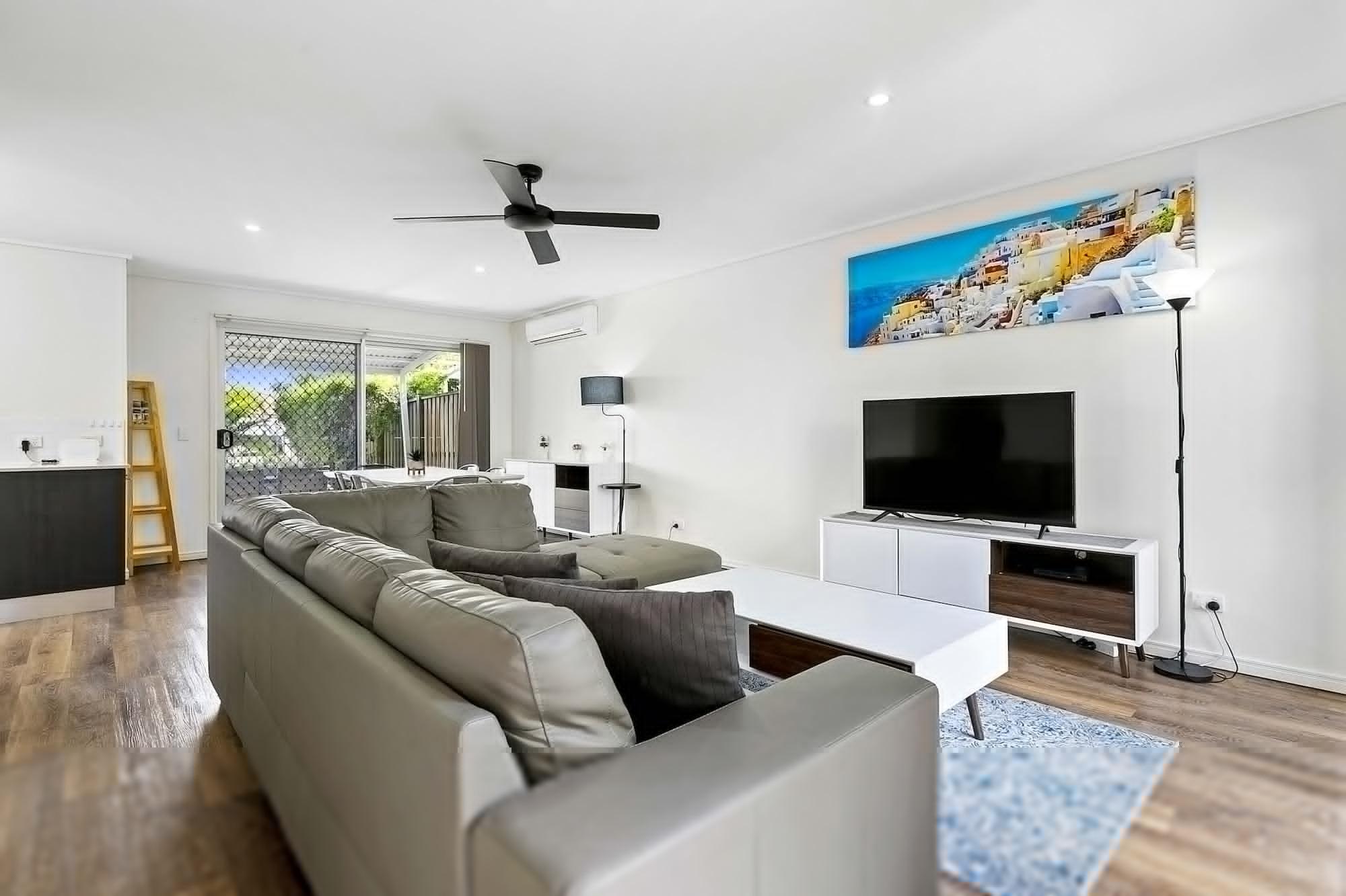 Ramada Encore By Wyndham Whale Cove Hervey Bay Exterior photo
